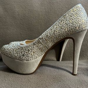 Gianni Bini Studded heels